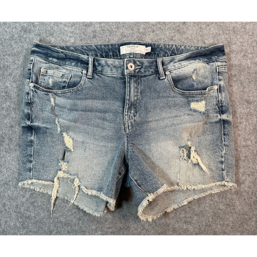 Torrid Denim First At Fit Distressed Jean Shorts Light Wash Frayed Hem Womens 14